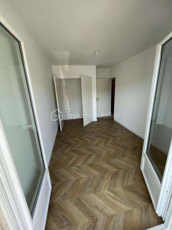 Appartement rénové avec terrasse de 83m2 au cœur de Venelles – Calme et tout à pied - photo 6
