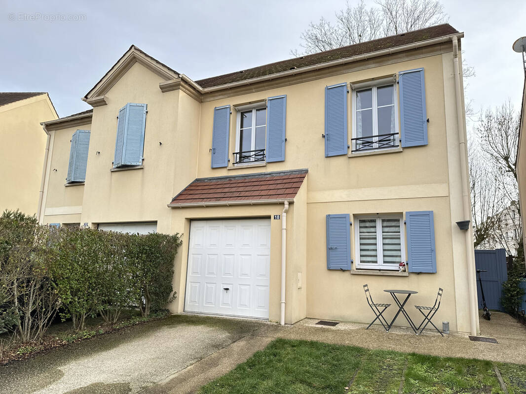 Maison à BROU-SUR-CHANTEREINE