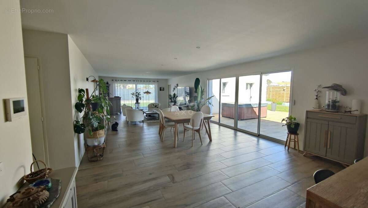 Maison à SAINT-VINCENT-SUR-JARD