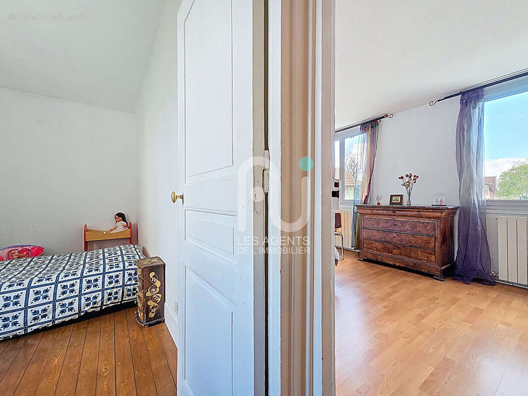 Maison à GENNEVILLIERS