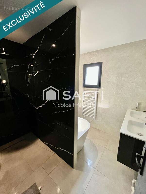 Photo 6 - Maison à SAINT-JULIEN-LES-ROSIERS