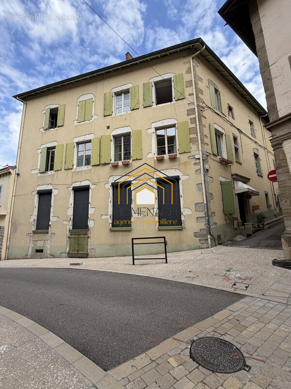 Appartement à LA TOUR-DU-PIN
