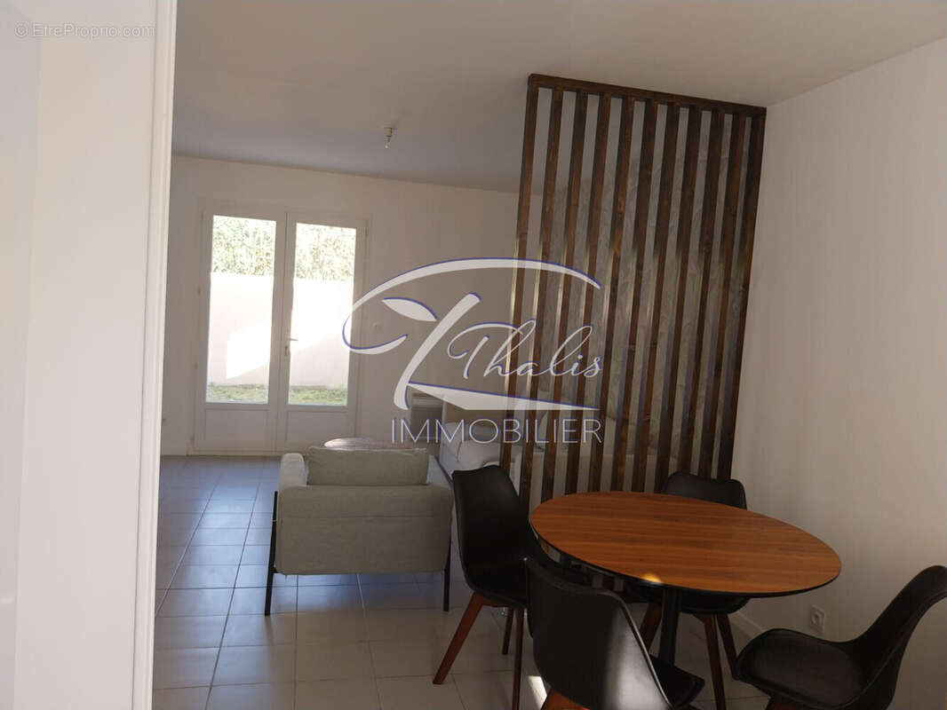 Maison à AMBARES-ET-LAGRAVE