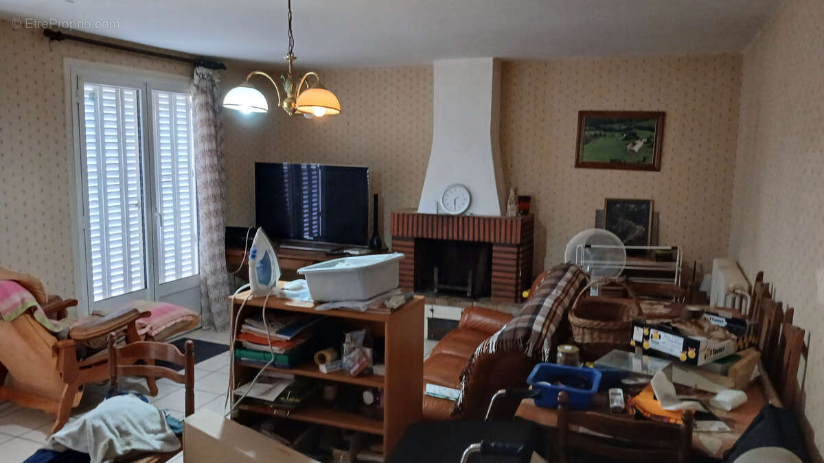 Maison à ANGLARDS-DE-SALERS