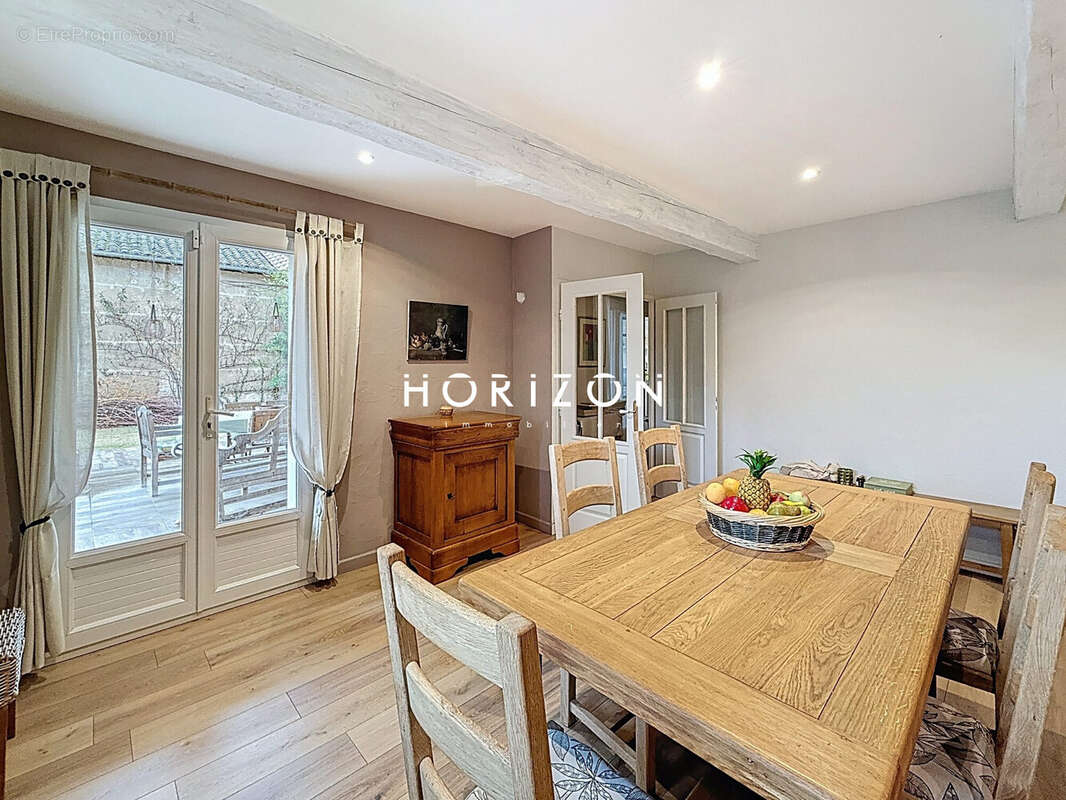 Maison à CRECHES-SUR-SAONE