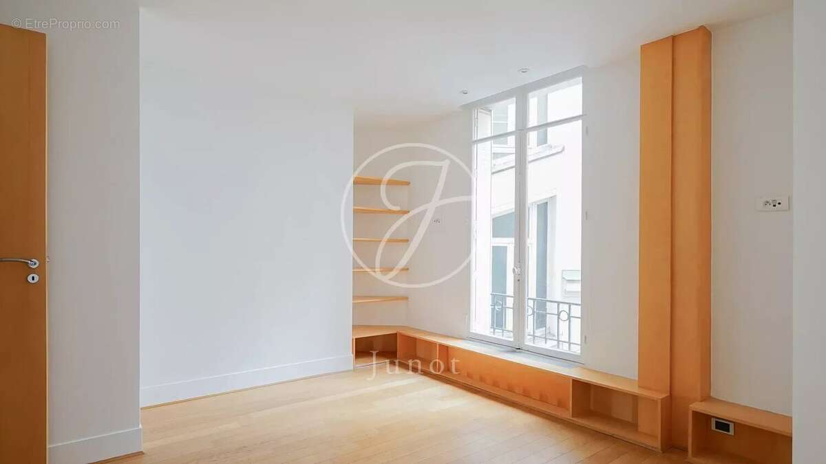 Appartement à PARIS-6E