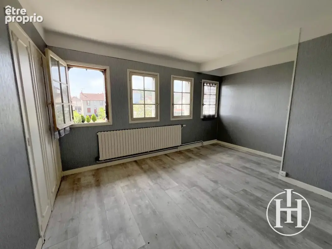 Pavillon sur sous-sol avec hangar - photo 5