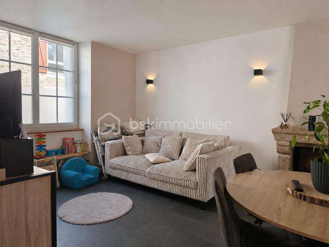 Maison de ville rénovée – 3 chambres – Terrasse et jardin – Saint-James - photo 3