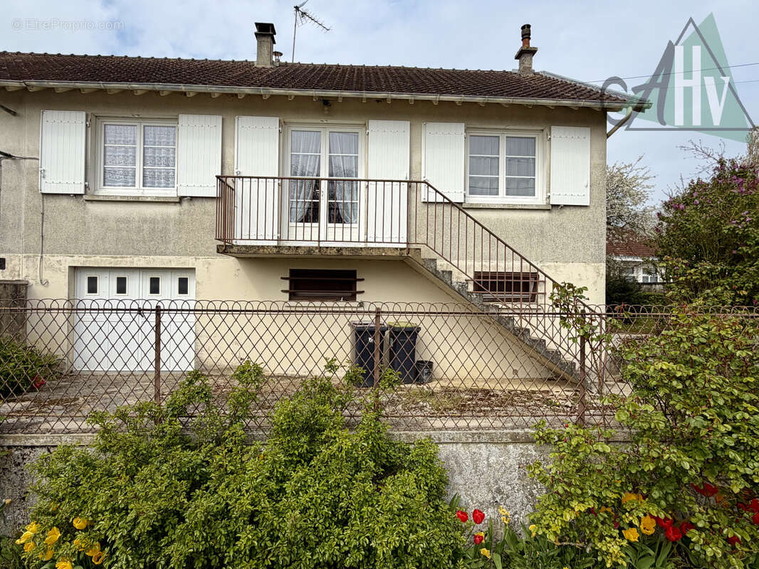 Maison à LOUAN-VILLEGRUIS-FONTAINE