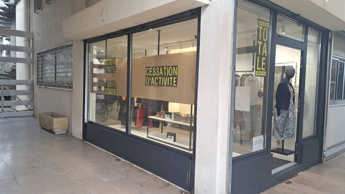 Commerce à LA GRANDE-MOTTE