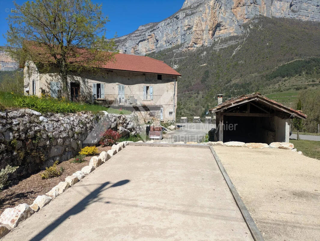 Maison à PONT-EN-ROYANS