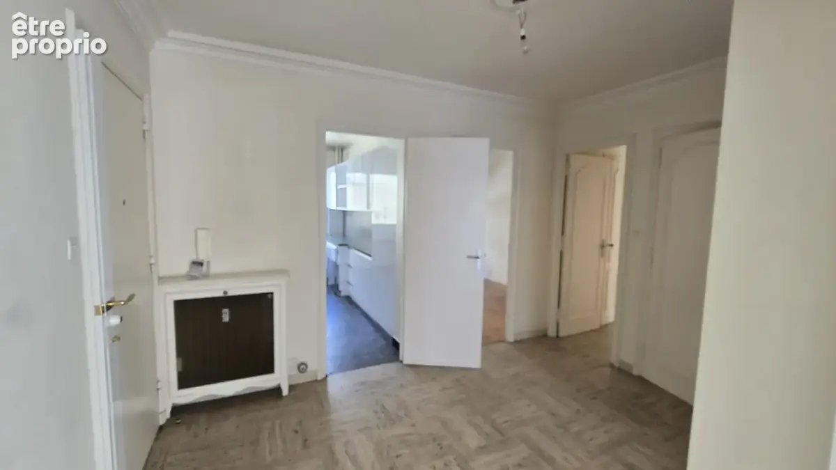 Saint-Étienne — 8 avenue du Général Leclerc : lumineux 4 pièces de 106 m2 avec grand balcon, dans une copropri - photo 6