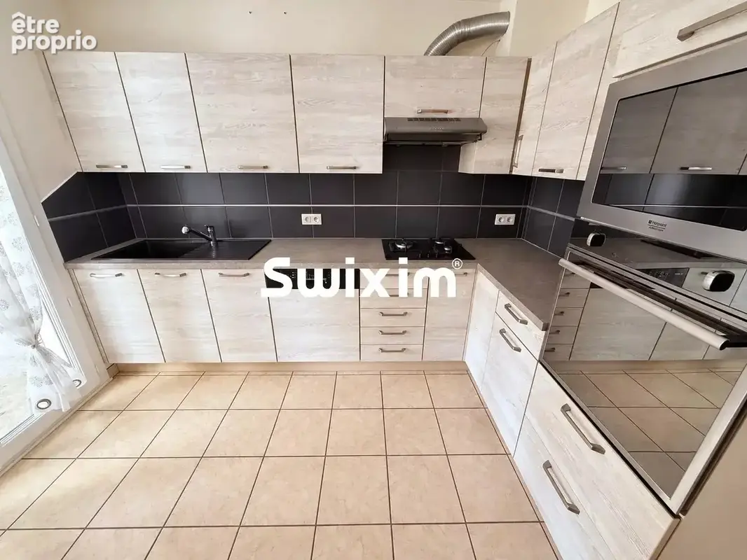 Maison de plain pied avec dépendances - photo 4