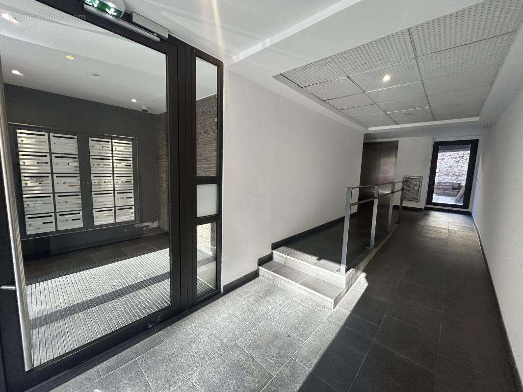 Appartement à MARSEILLE-2E