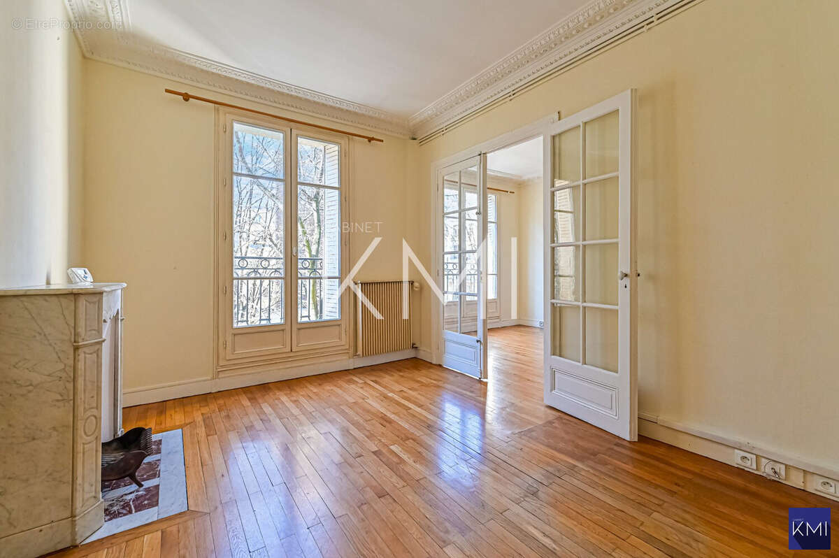 Appartement à PARIS-20E