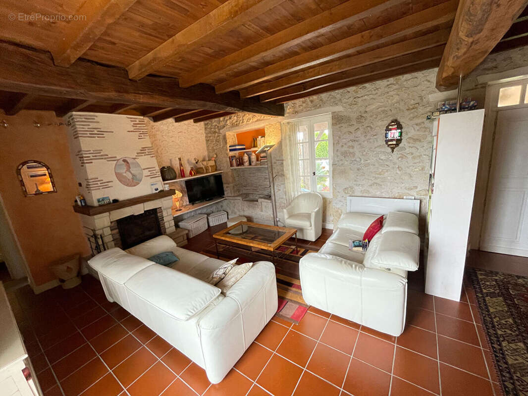 Maison à MASSOULES