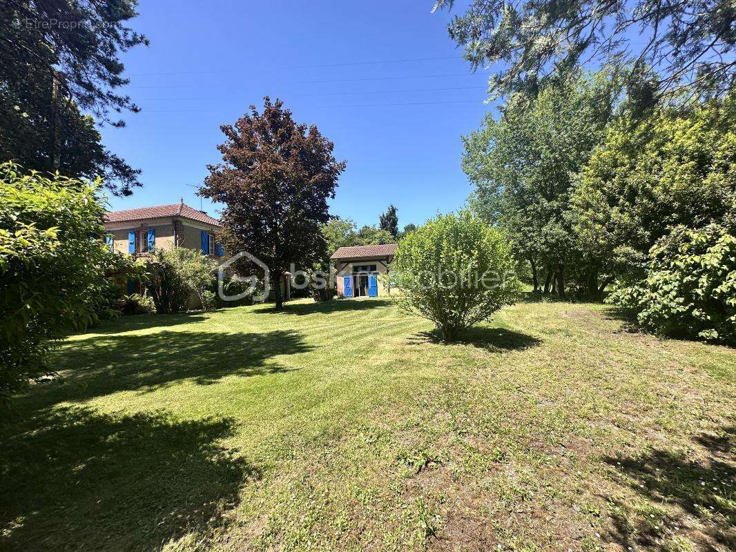 Superbe domaine gersois avec deux maisons, idéale pour de la location ou pour une activité type chambre d'hôtes ou autre - photo 4