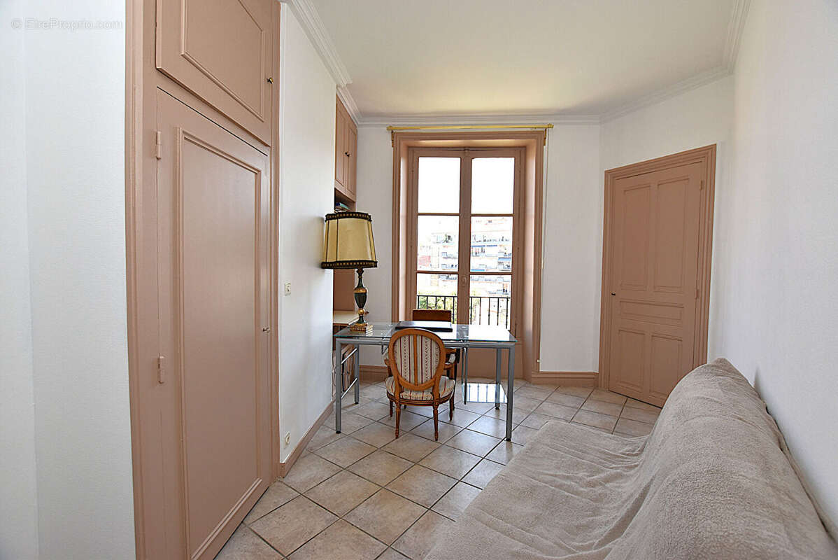 Appartement Le Puy En Velay 5 pièce(s) 207 m² + grand garage - photo 10