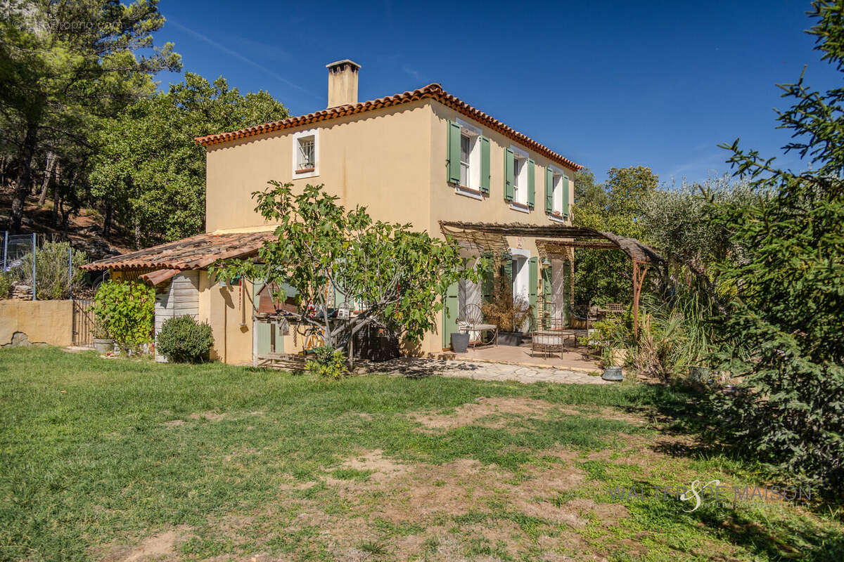 Maison à LE REVEST-LES-EAUX