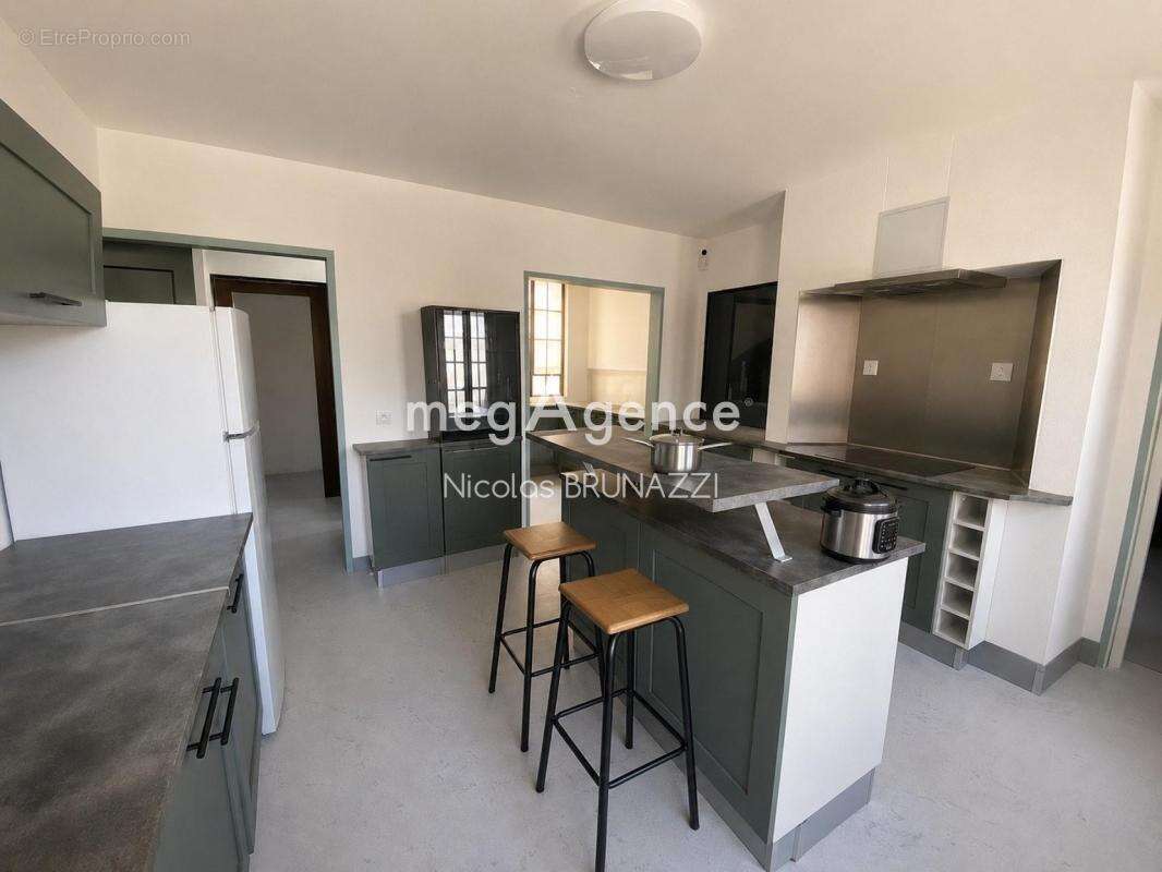 Maison rénovée avec charme de l'ancien et confort moderne - photo 4