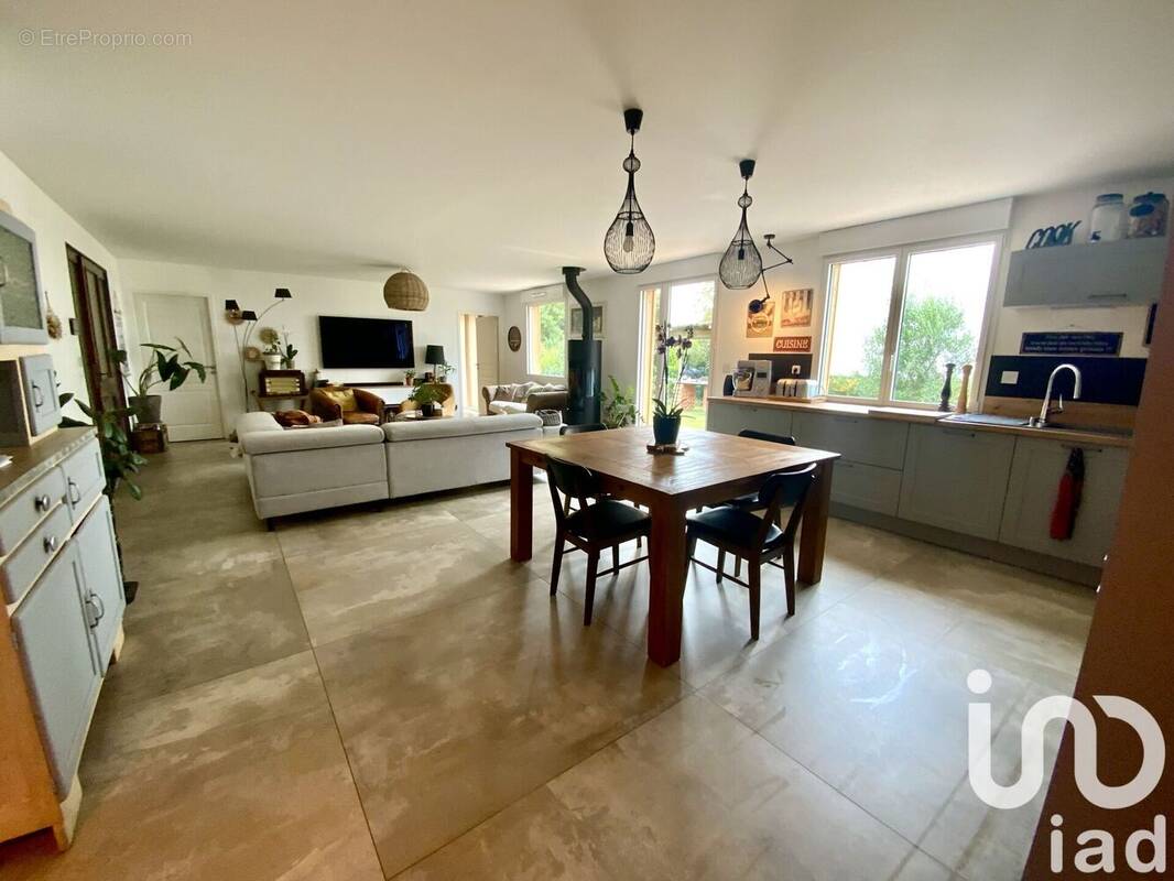 Photo 1 - Maison à BRUZ