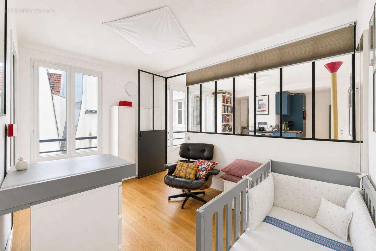Appartement à PARIS-3E