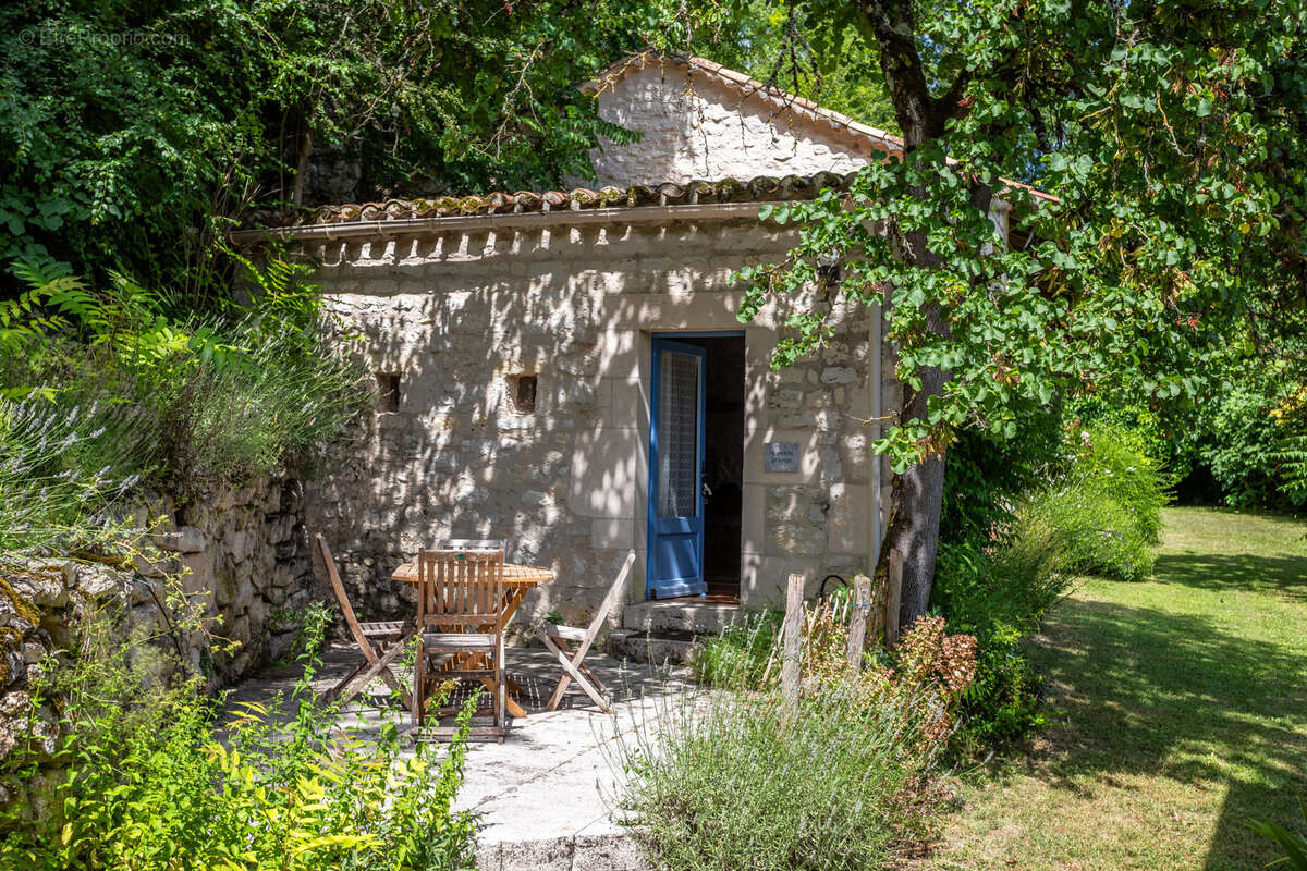 Maison de campagne avec annexes, piscine, grange et vue - photo 34