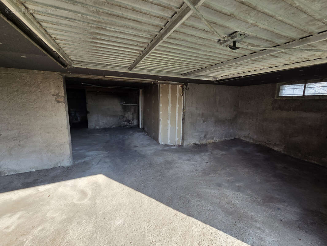 Maison à LA CHAPELLE-AUX-CHASSES