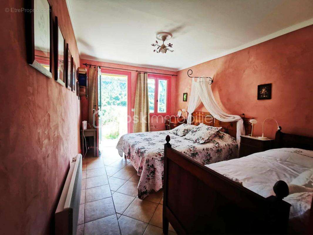 Maison à THOARD