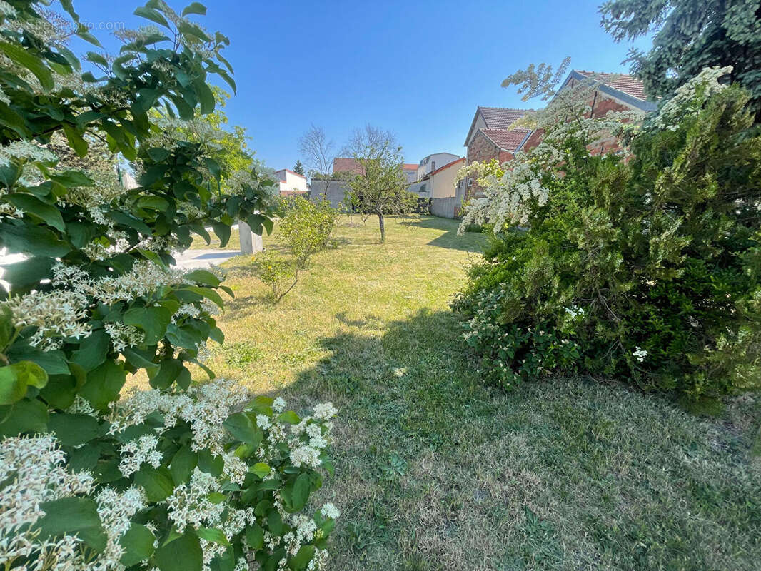 Terrain à COLOMBES