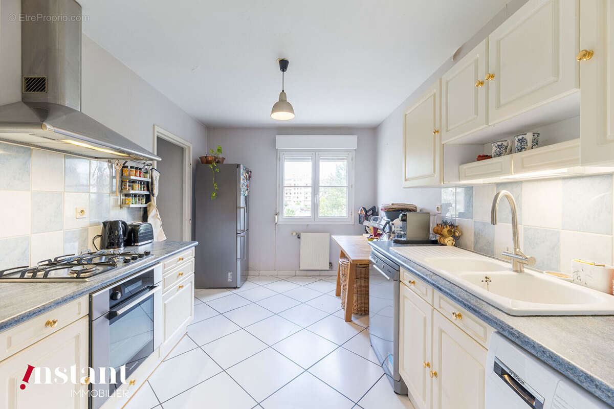 Appartement à TASSIN-LA-DEMI-LUNE