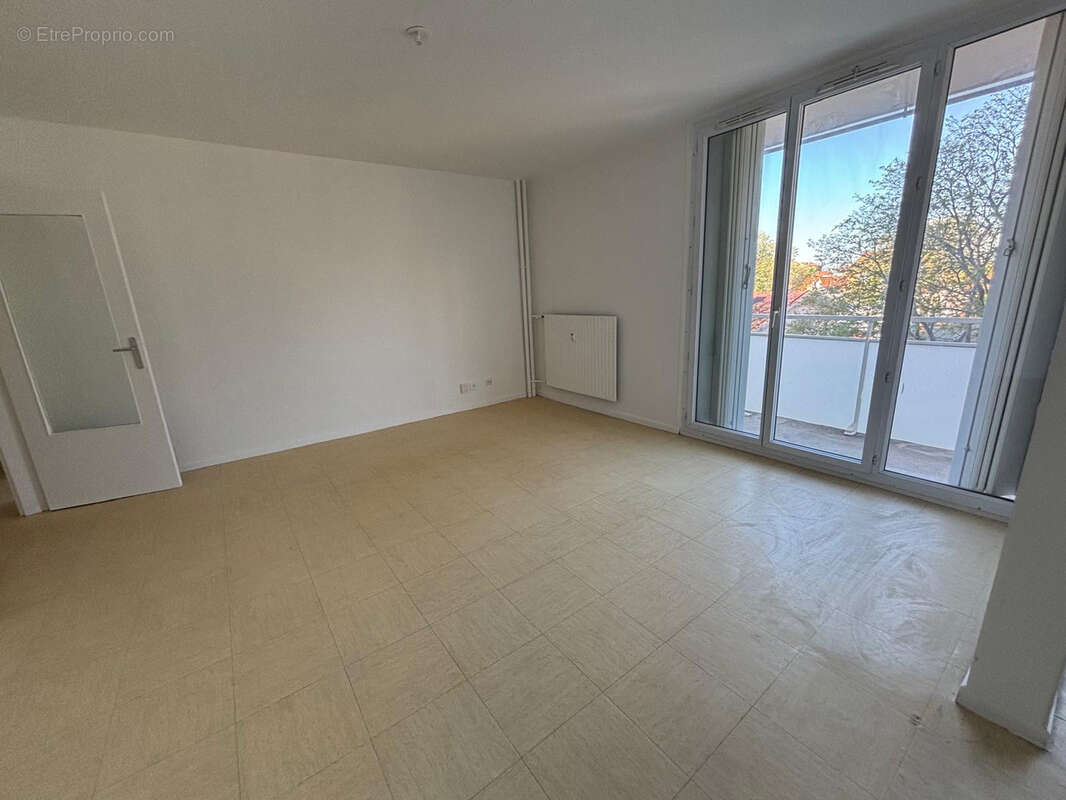 Appartement à PORT-DE-BOUC