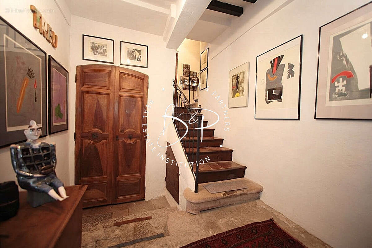 Maison de Maître d'Exception 271 m² de Charme au coeur d'Entrecasteaux avec 2 terrasses - photo 4