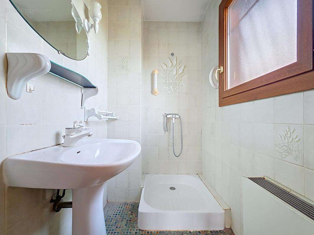 Maison à SAINT-PIERRE-DE-CHANDIEU