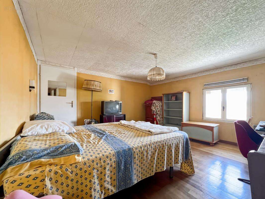 Maison à LIVRON-SUR-DROME