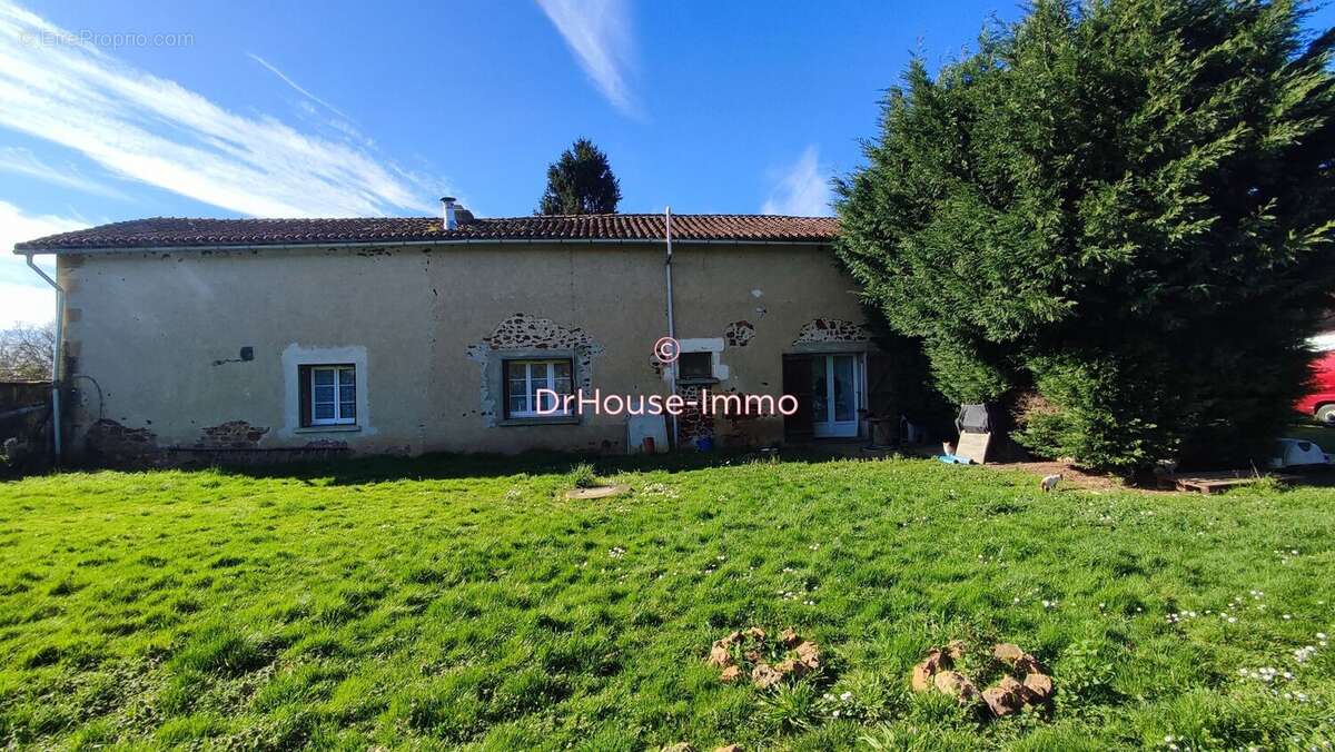 Maison à AVAILLES-LIMOUZINE
