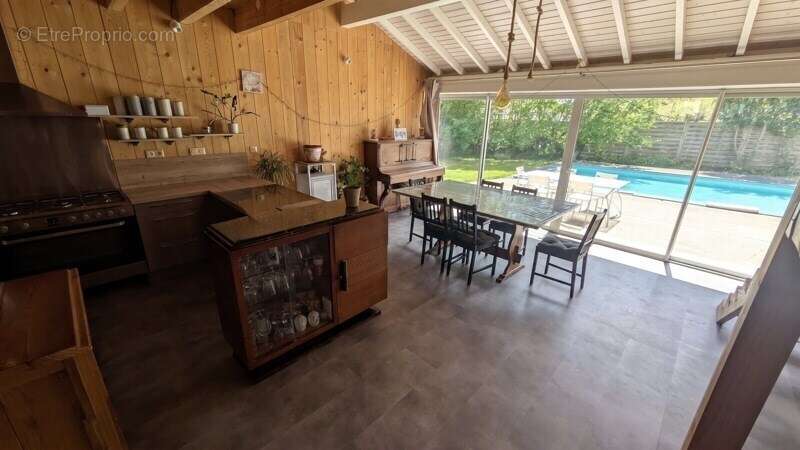 Maison à MONTFERRAT