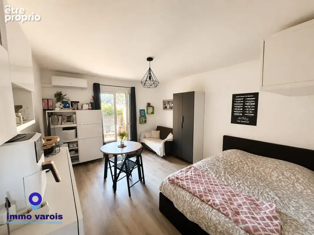 La garde - studio avec terrasse et parking - photo 2