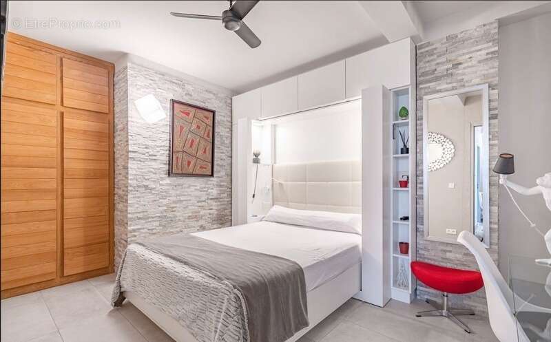 Appartement à PARIS-2E