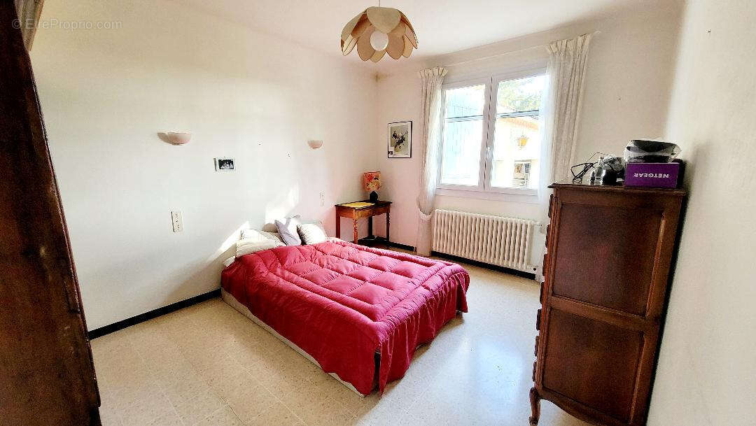 Maison à UCHAUX
