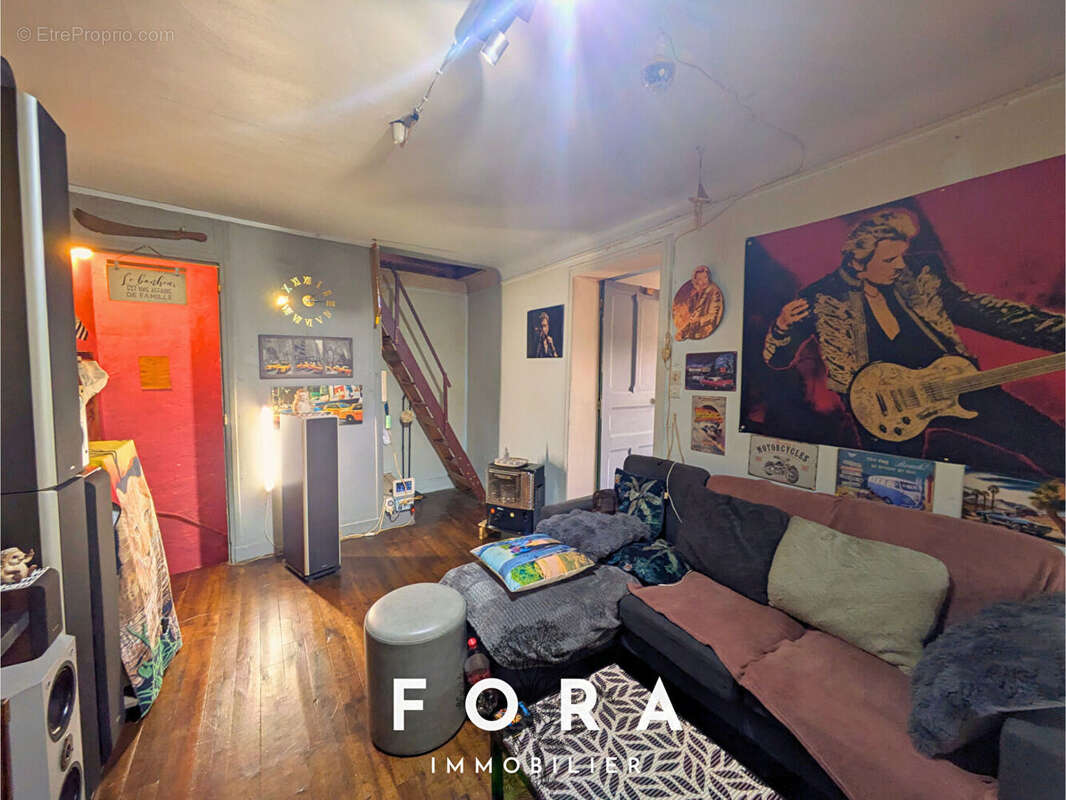 Maison à CONDE-SUR-NOIREAU