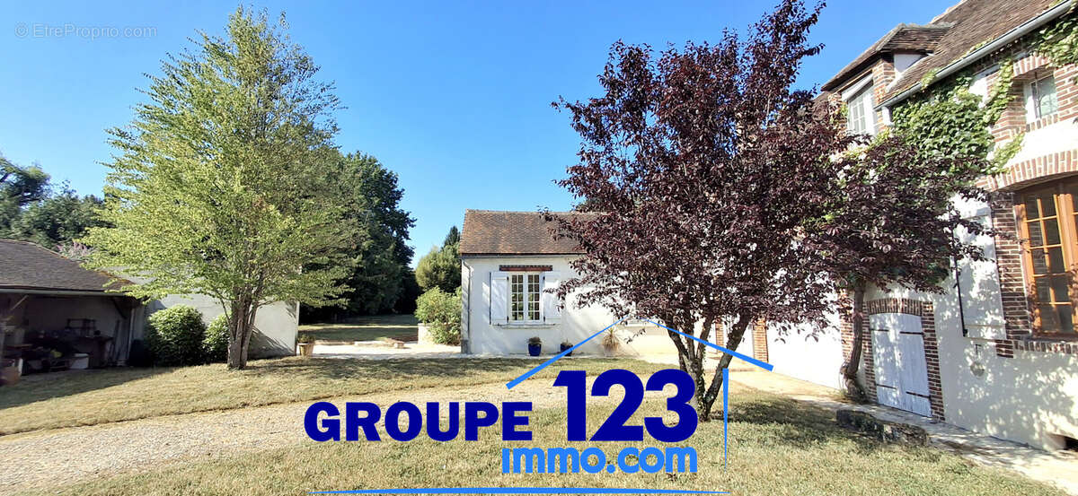 Propriété de charme avec dépendance et jardin arboré. - photo 15
