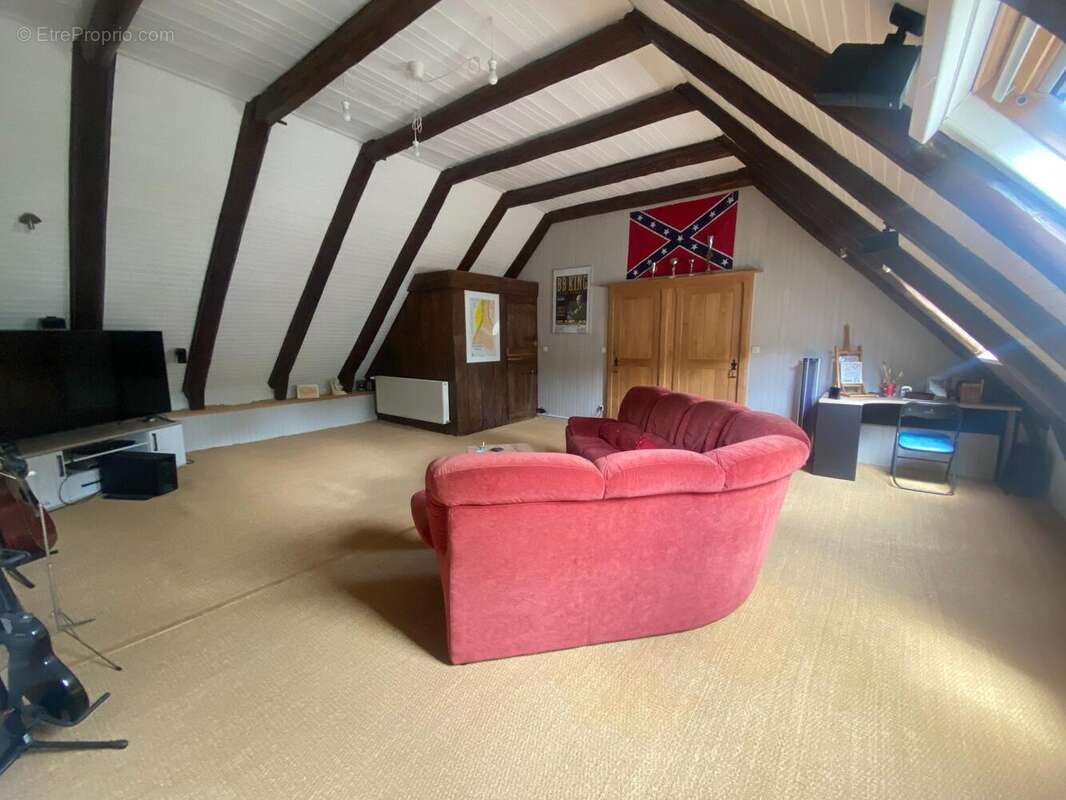 Maison 240 m² à Saint-Amandin  - photo 9