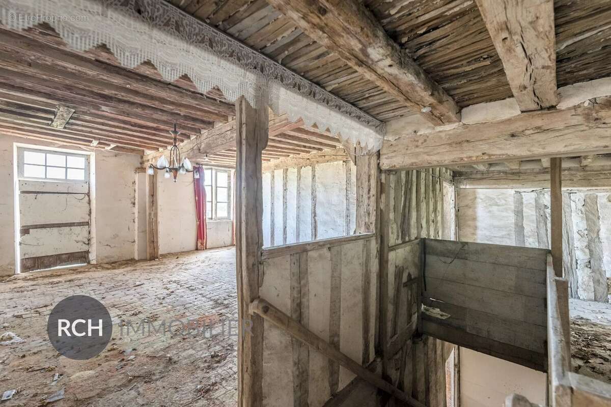 Maison à LA QUEUE-LES-YVELINES