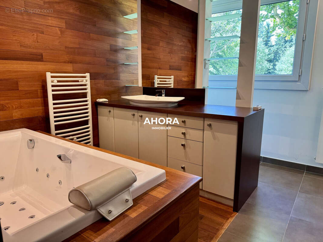 Appartement à MARSEILLE-9E