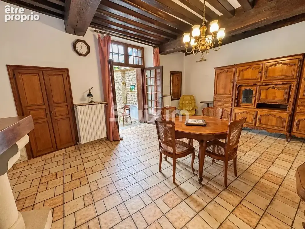 L'isle-sur-serein – une tour du xiiiᵉ siècle, cinq chambres et 271 m² d'histoire à habiter - photo 7