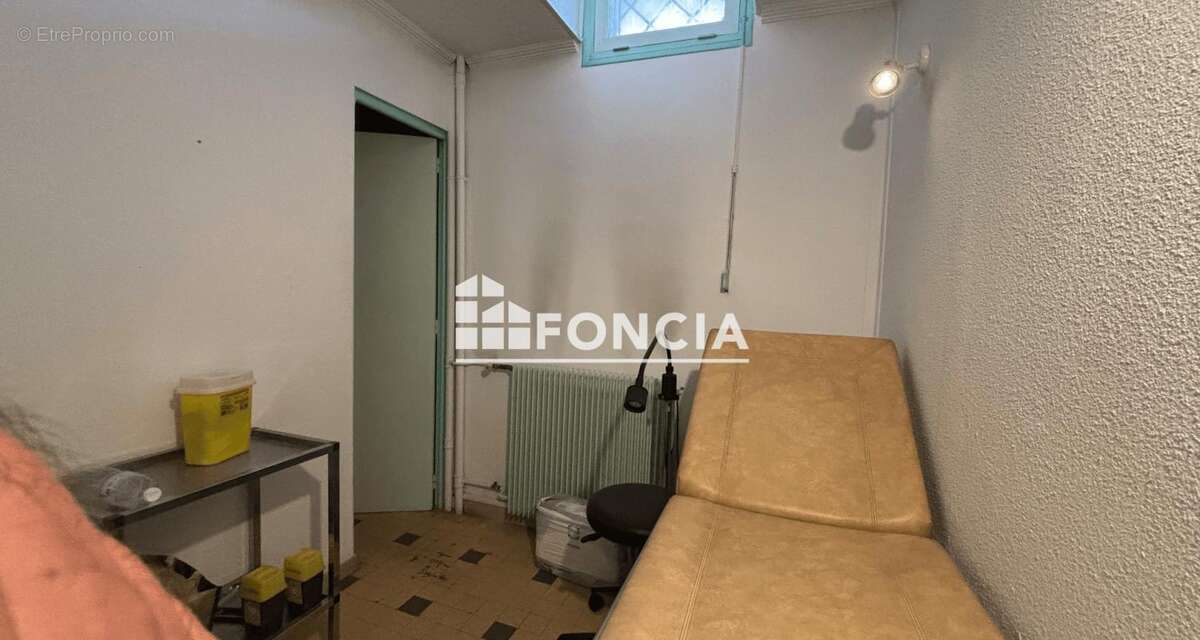 Local commercial de 43 m² loué Investissement sécurisé Ouest Toulon - photo 3