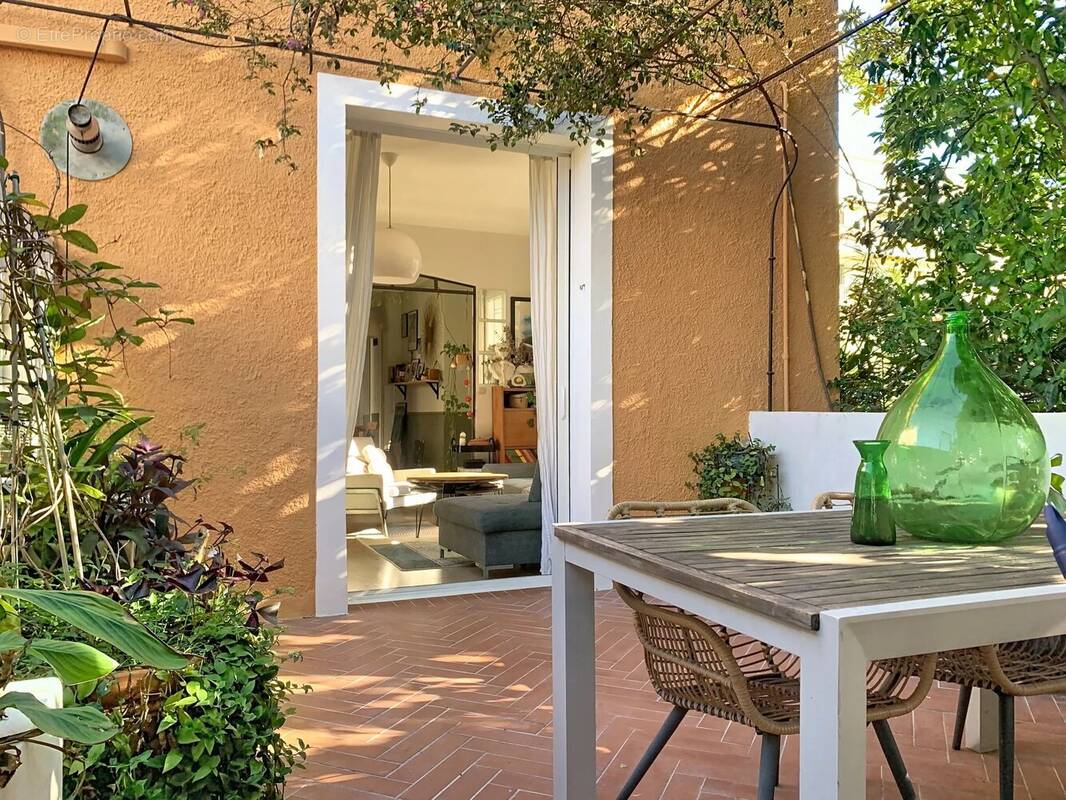 Appartement à LE CANNET