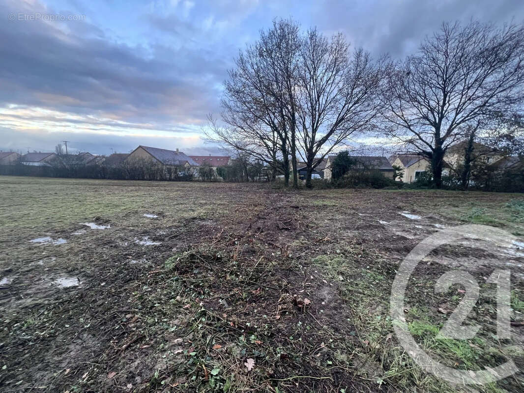 Terrain à GURGY