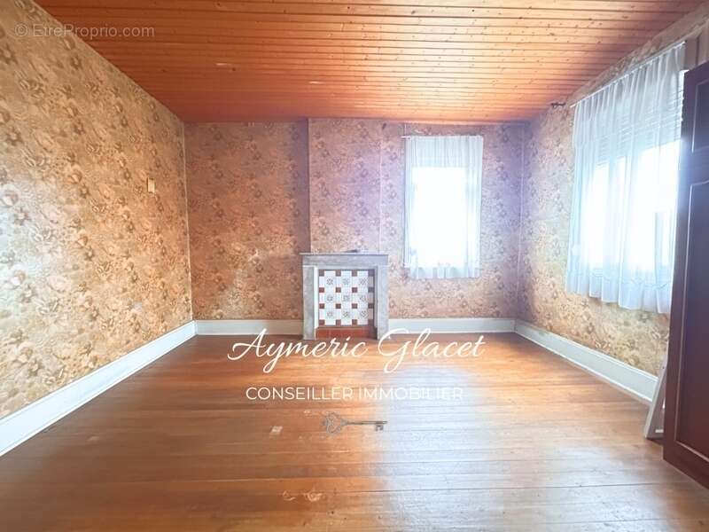  Noyelles-sur-Selle — Grande maison familiale de 234 m², dépendances et cour pavée. Une maison de caractère, désormais à 276 000 - photo 12